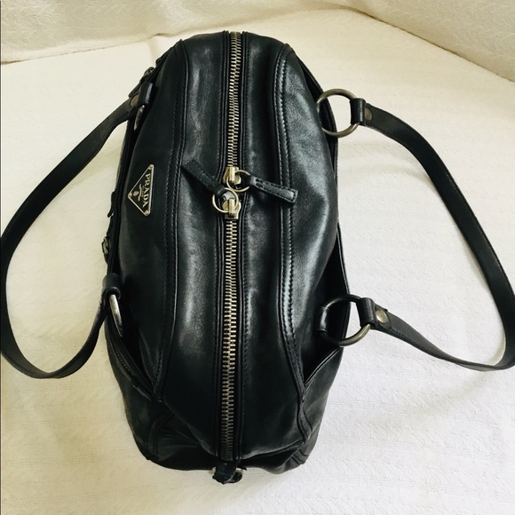 SUPER CUTE PRADA LEATHER SATCHEL 👜🌺☀️ - Picture 5 of 16